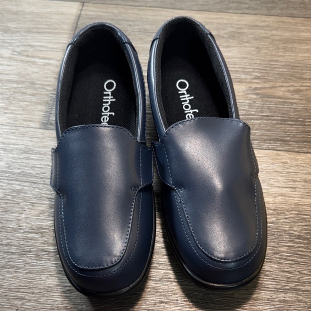 Orthofeet Women's Navy Loafers size 7M (s220)